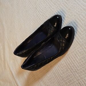 Van Eli Landis Cap Toe Quilted Wedge Heel Shoe Patent Black 8.5 Narrow
